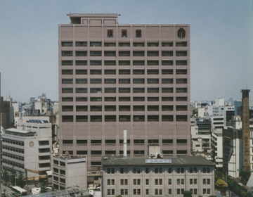 第1期工事落成後の順天堂医院本館（1号館）