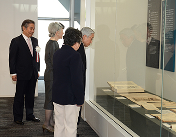 天皇皇后両陛下による日本医学教育歴史館ご視察