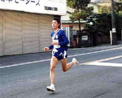 ６区　長谷川選手（小田原中継所手前附近）