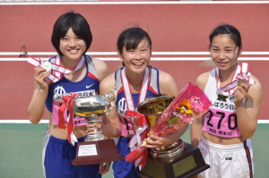 2019菊地選手800ｍ表彰