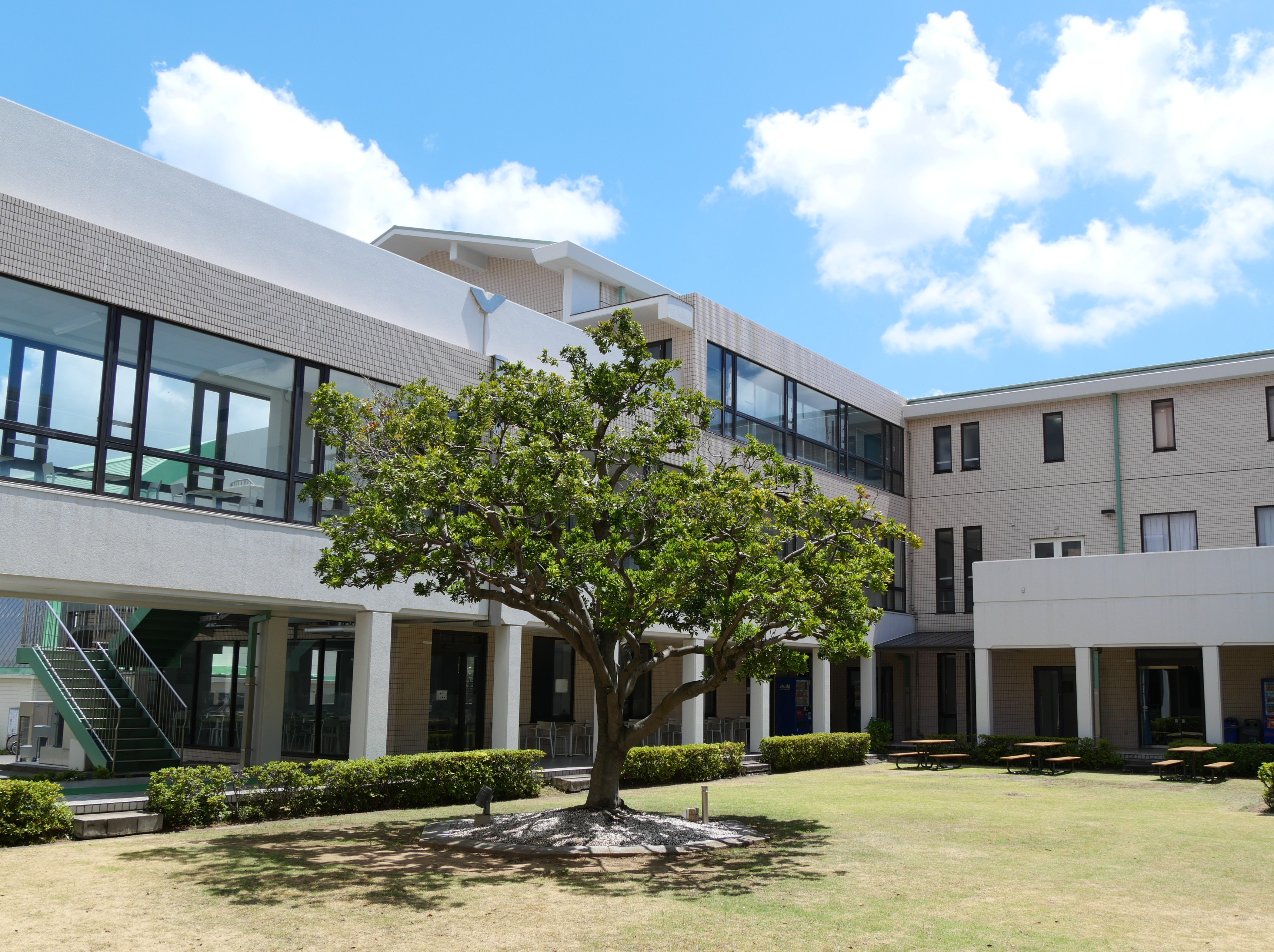 courtyard_09