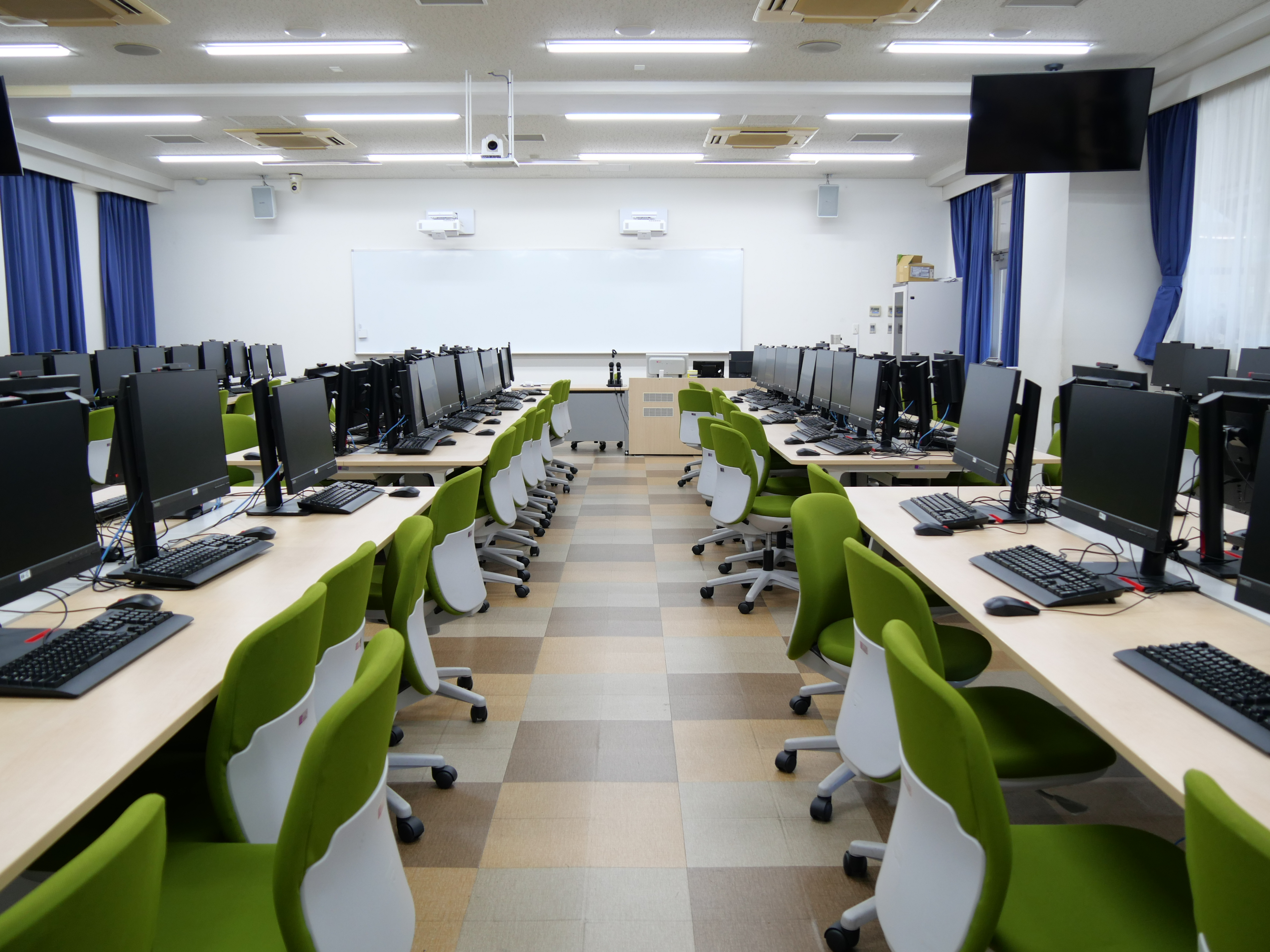 multimedia_classroom_03