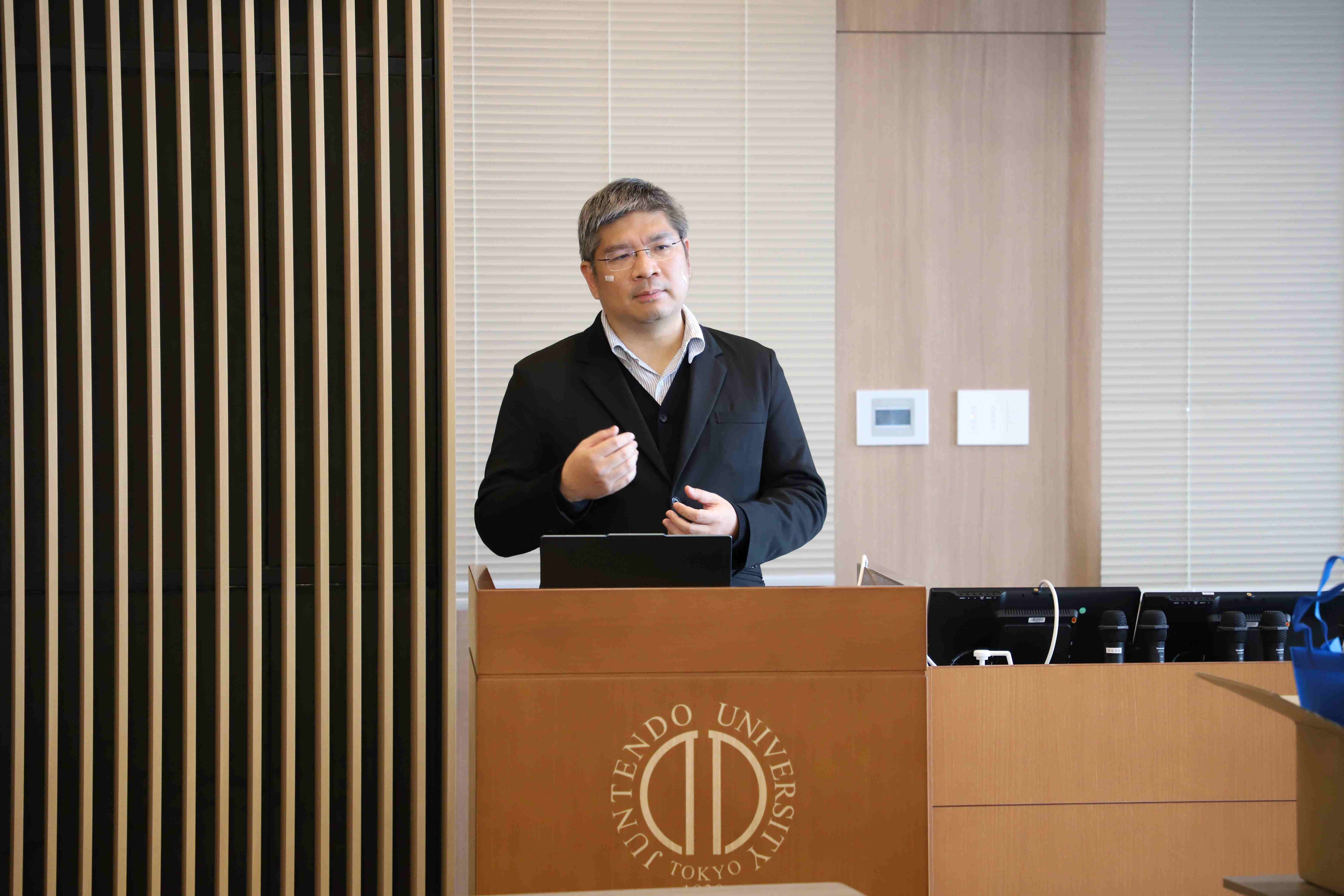 タイ・チュラロンコン大学_Dr. Chaipat Lawsirirat