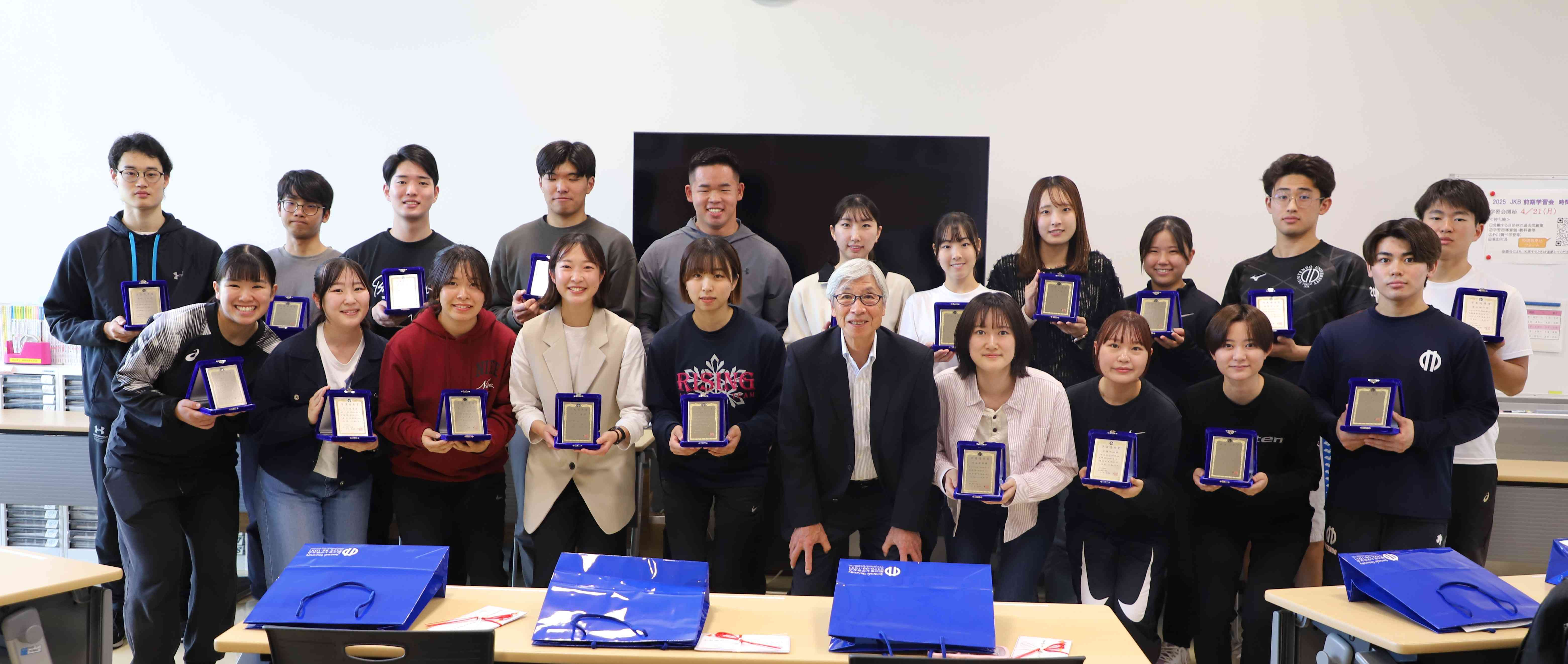 啓友会表彰_優秀学生のみなさん