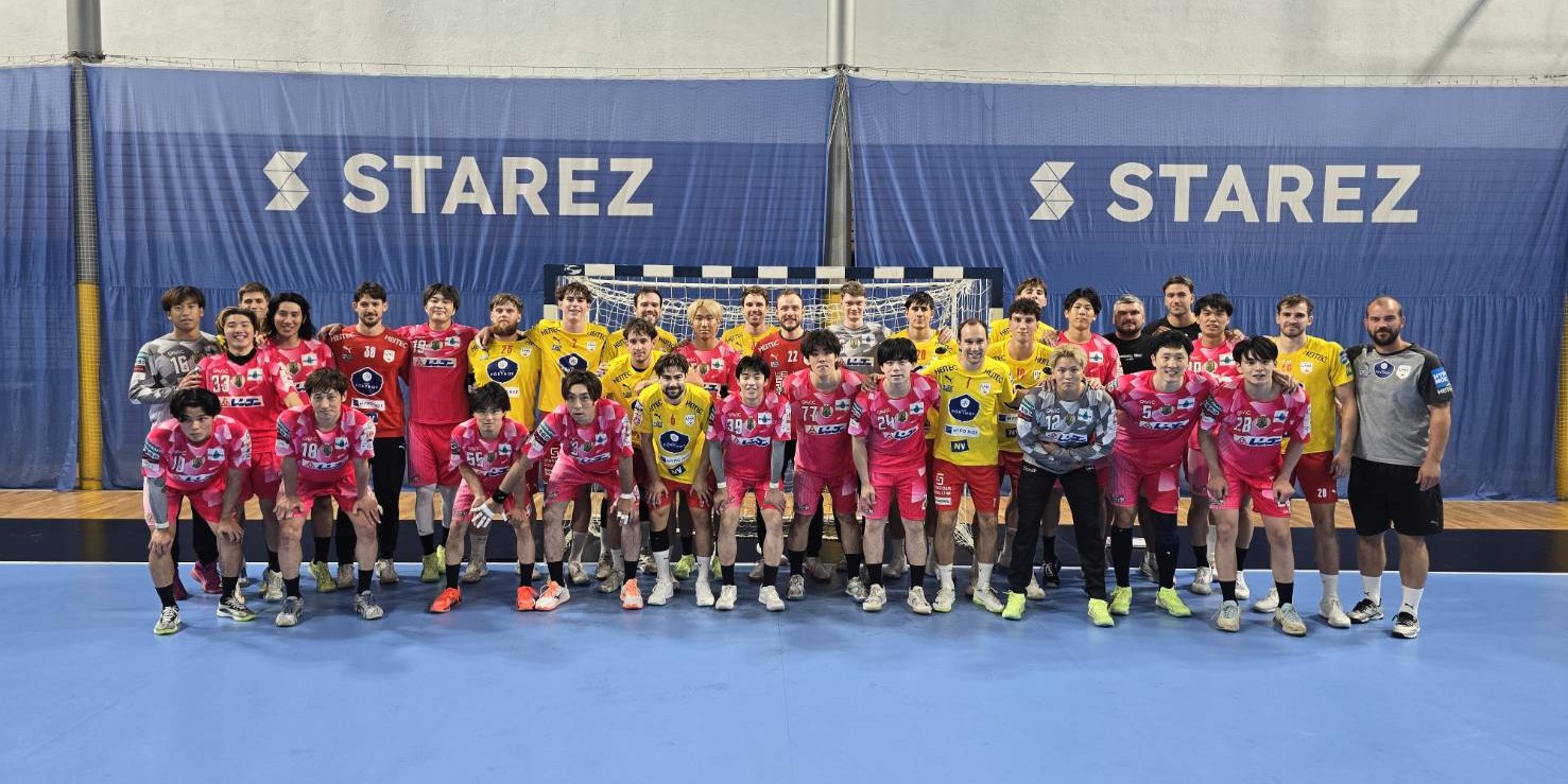 国際大会集合写真_トリミング済