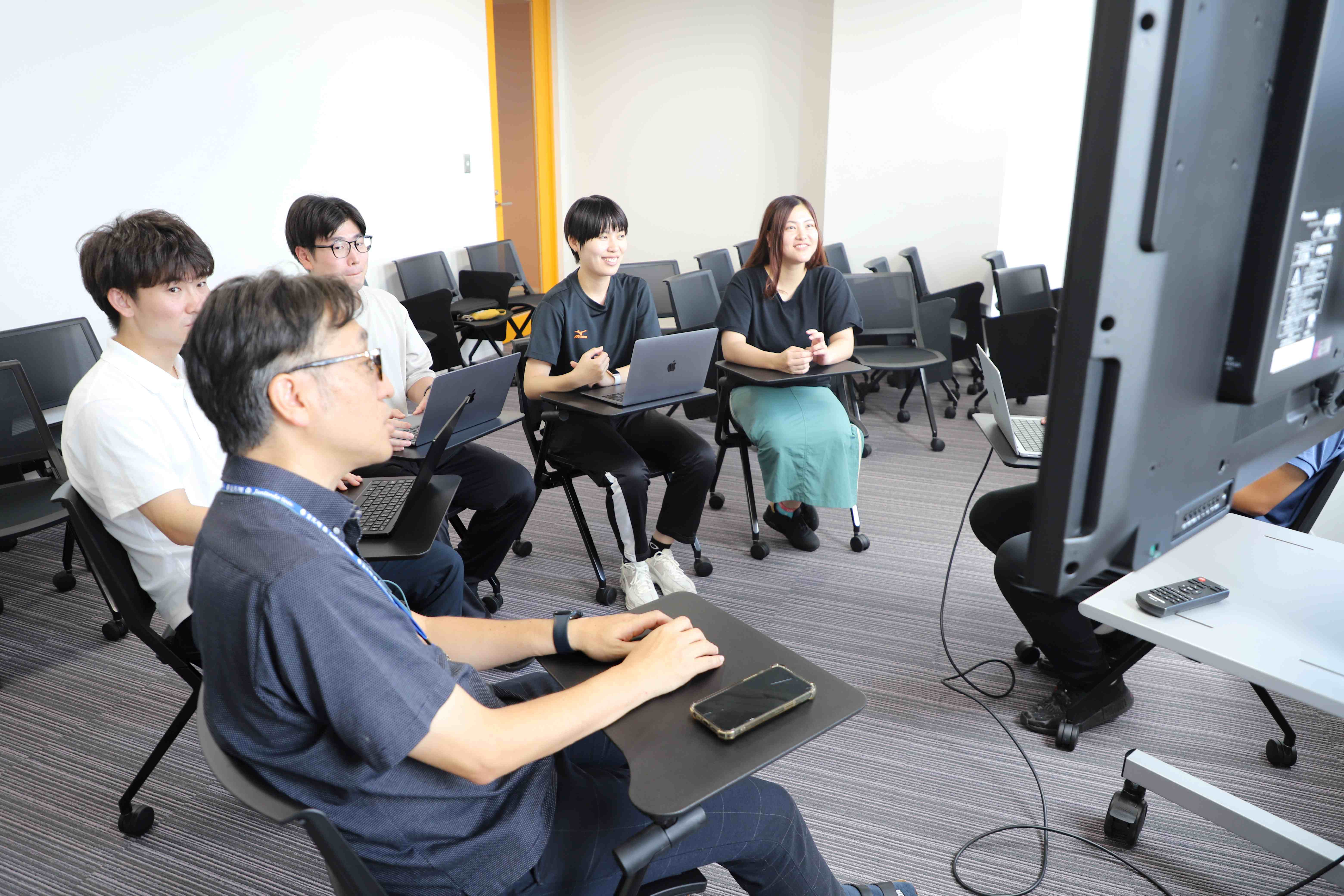 福岡さん_ディスカッションの様子