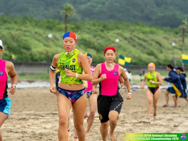 ⑩ビーチスプリントで5位に入賞を果たした4年吉岡彩夏(写真3×1kmビーチランリレー